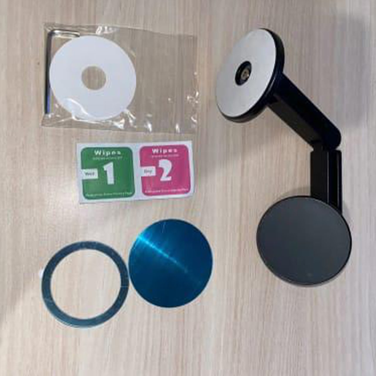 BaseHolder, magnetyczny uchwyt na telefon