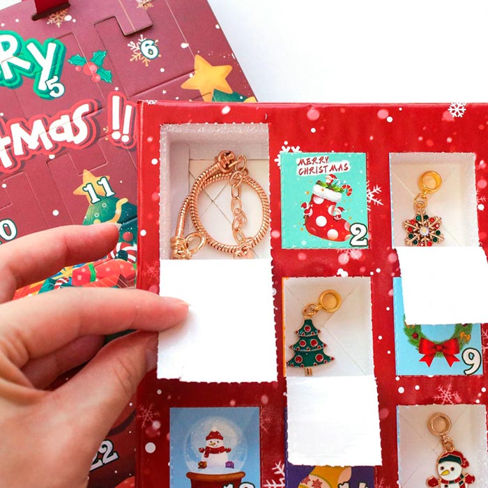 MerryChristmas, kalendarz adwentowy z zawieszkami na bransoletkę - Image 5