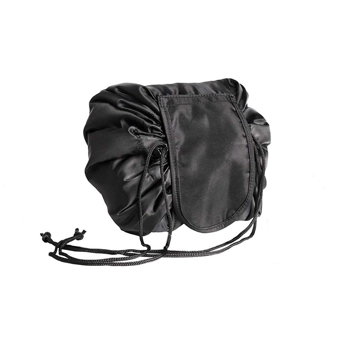 Pouch, torebka damska do przechowywania różnych akcesoriów