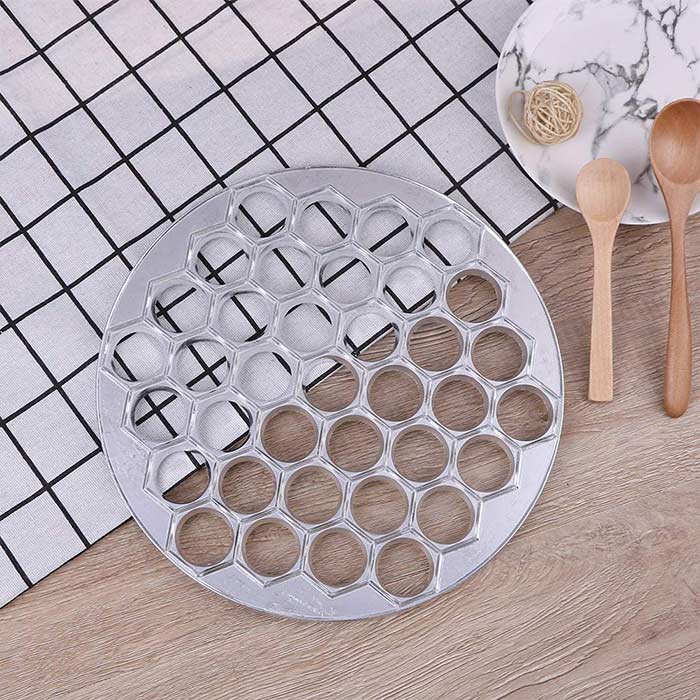 Dzięki domowemu modelowi makaronu możesz zrobić aż 37 nadziewanych ravioli!